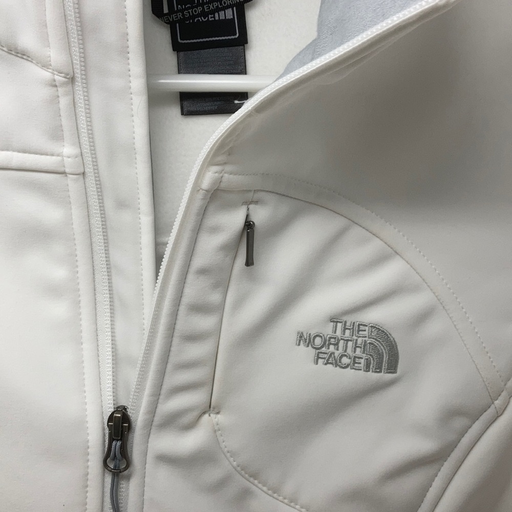 THE NORTH FACE WOMENS APEX BIONIC JACKET - Picture 4 of 4